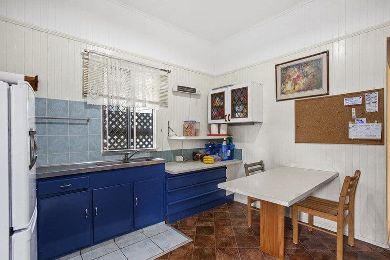 704 Ruthven Street, South Toowoomba QLD 4350, South Toowoomba - Thumbnail 2