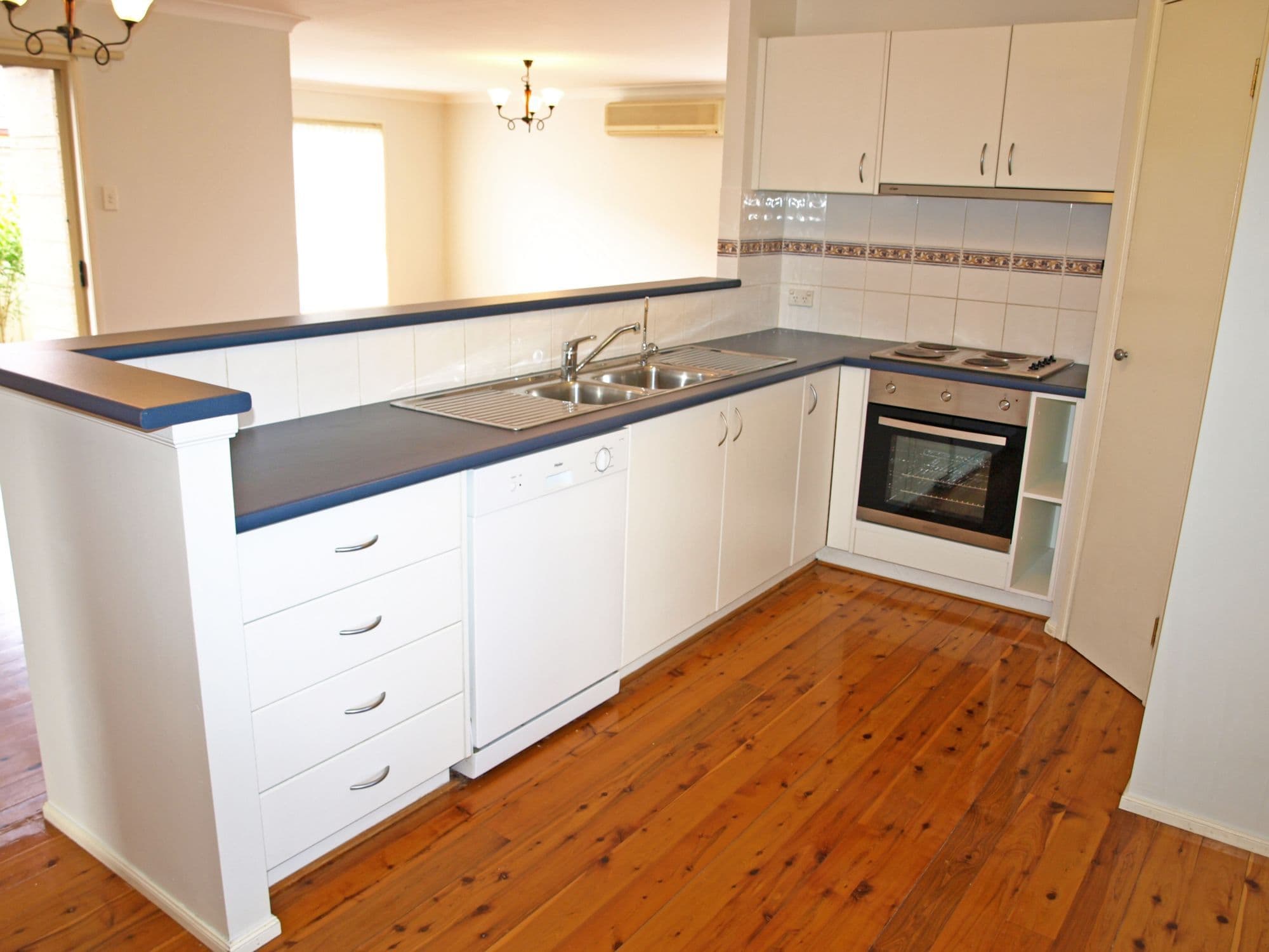 8 Cedarwood Road, HAMLYN TERRACE NSW 2259, Hamlyn Terrace - Thumbnail 4