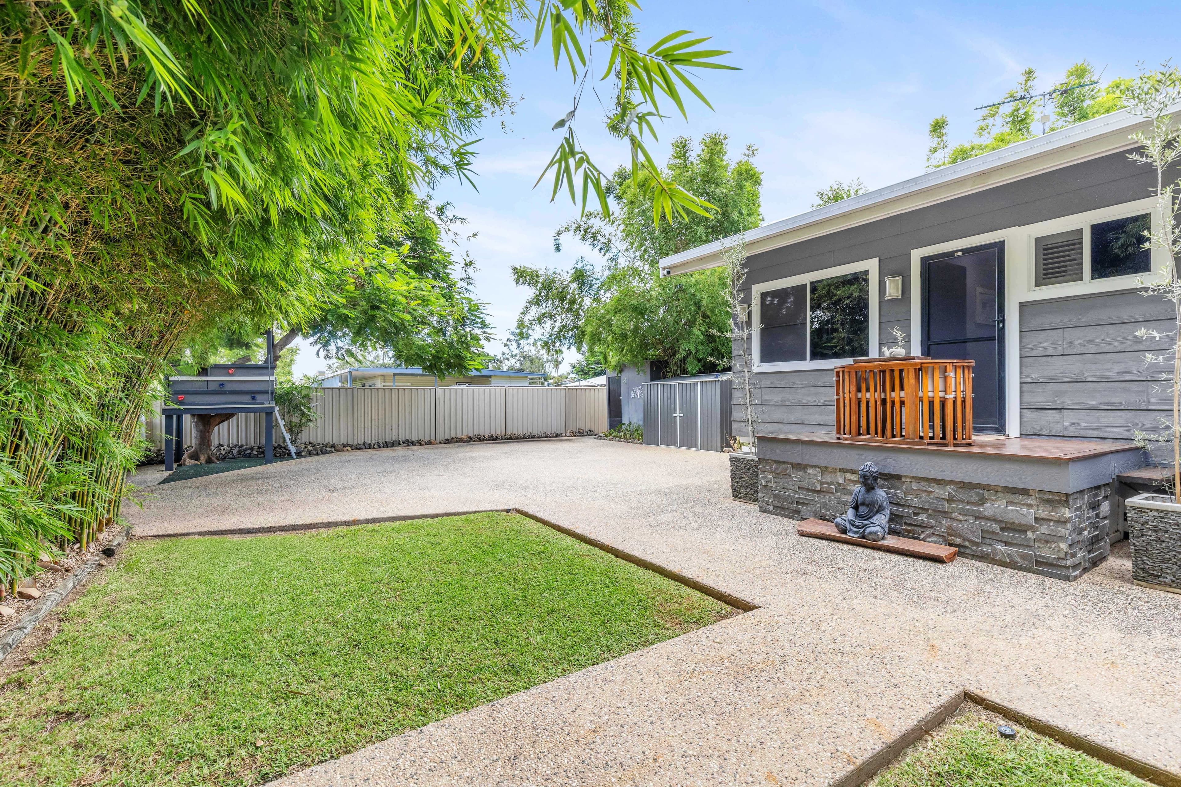 109 Harris Street, Emerald QLD 4720, Emerald - Thumbnail 3