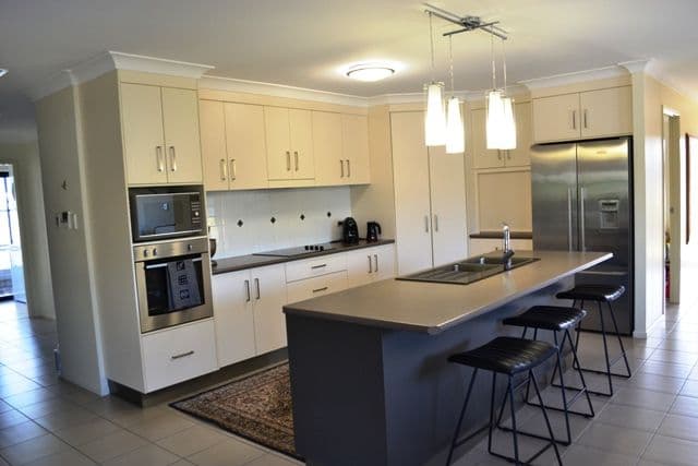 1 Seashell Court, Lammermoor QLD 4703, Lammermoor - Thumbnail 3