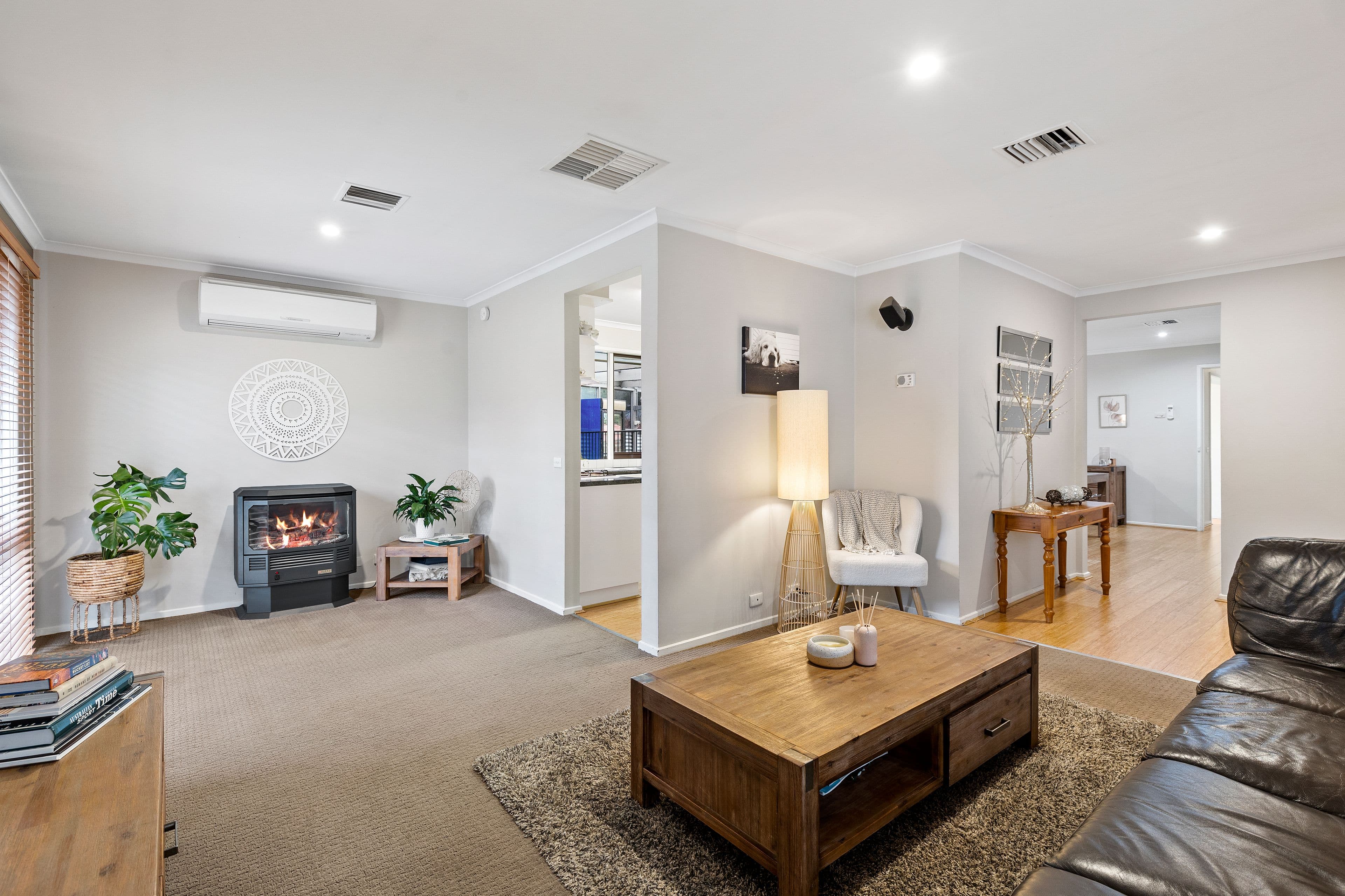 4 Lovell Close, Rowville VIC 3178, Rowville - Thumbnail 2