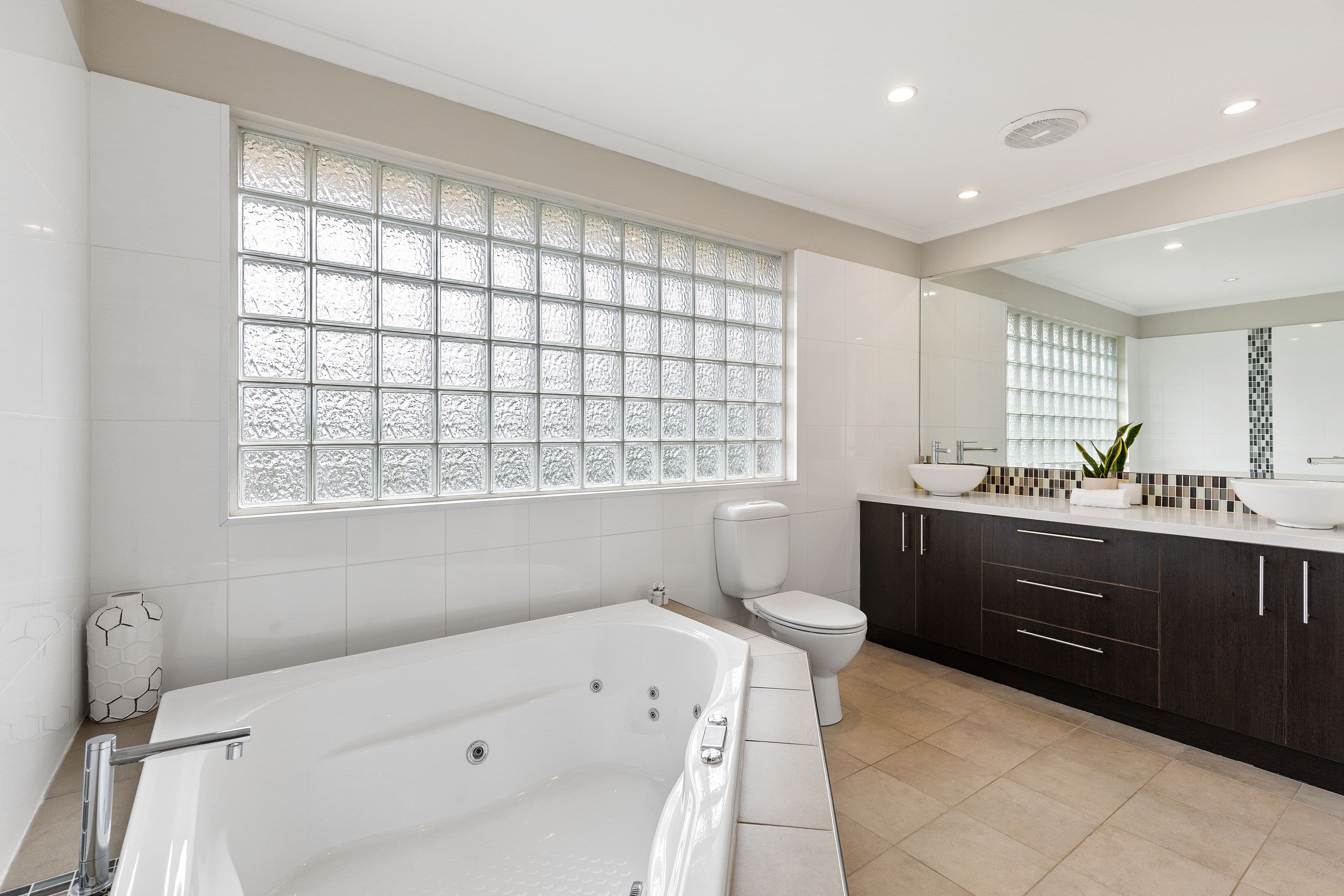 4 Lovell Close, Rowville VIC 3178, Rowville - Thumbnail 6