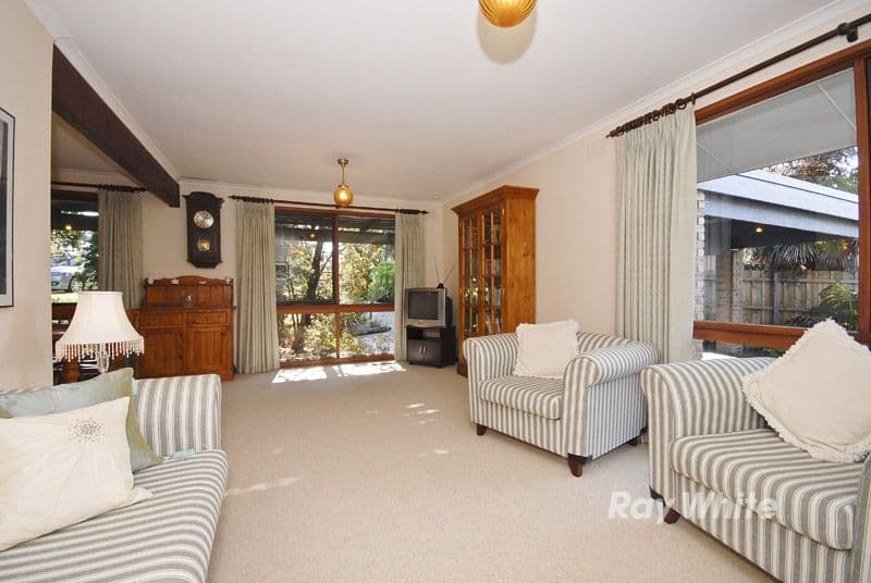6 Corinella Square, WANTIRNA VIC 3152, Wantirna - Thumbnail 2
