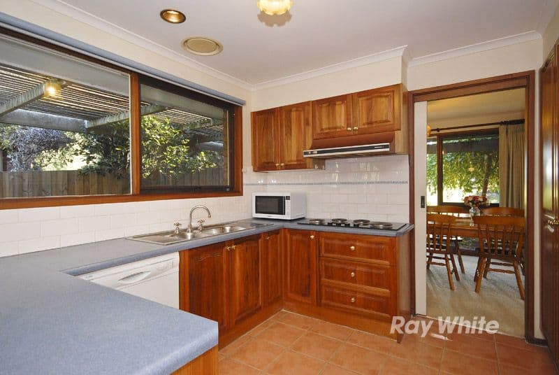 6 Corinella Square, WANTIRNA VIC 3152, Wantirna - Thumbnail 4