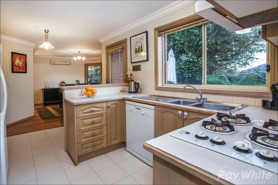 27 Munro Avenue, Mount Waverley VIC 3149, Mount Waverley - Thumbnail 4