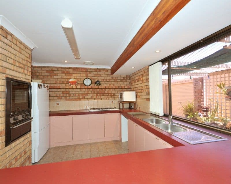 11 Windward Close, SAFETY BAY WA 6169, Safety Bay - Thumbnail 2