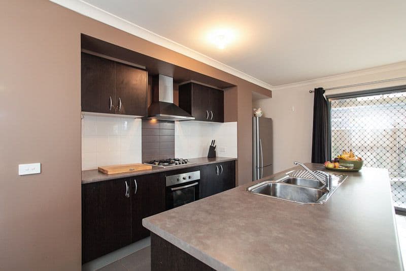 24 Saltbush Crescent, BROOKFIELD VIC 3338, Brookfield - Thumbnail 2