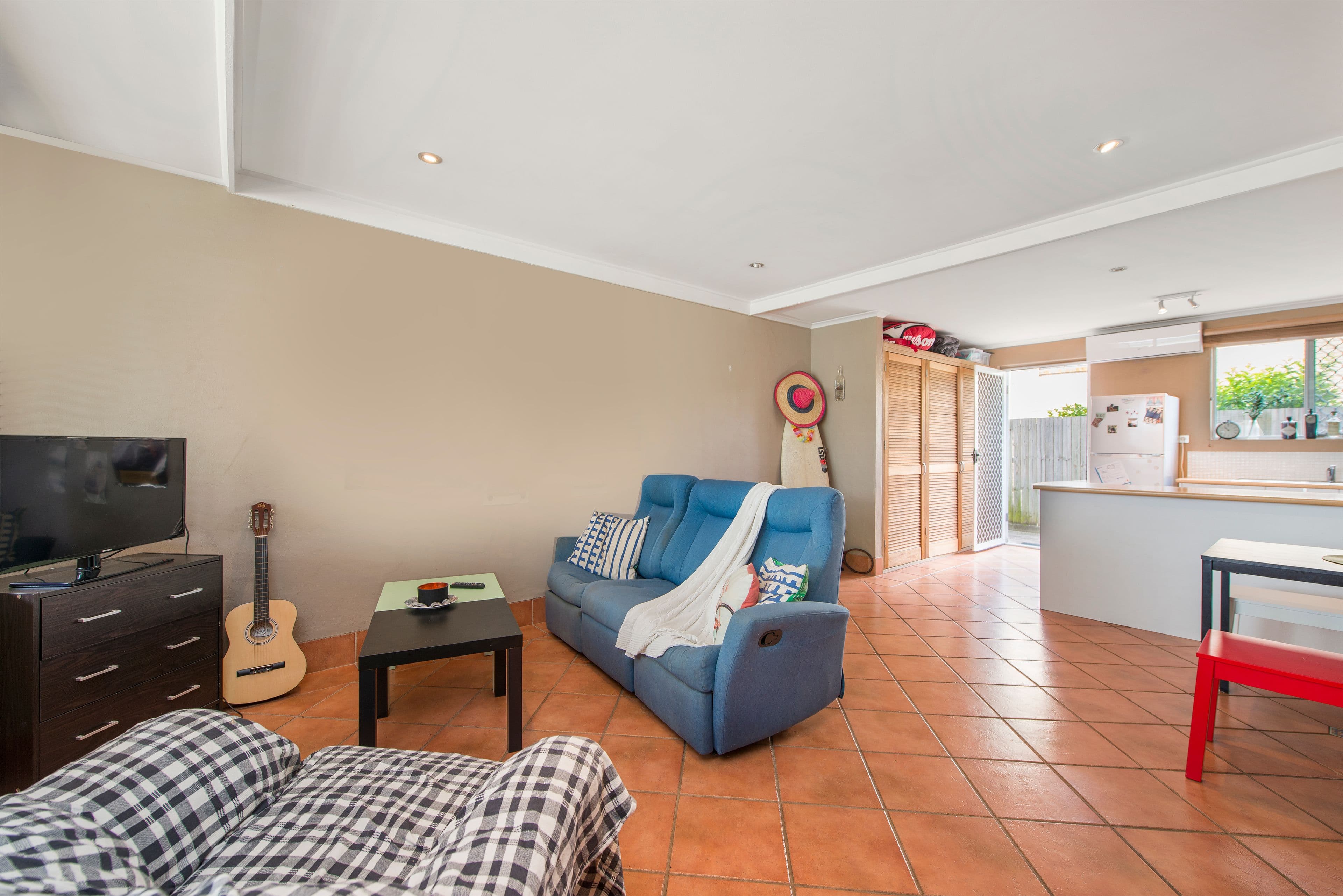 28 Peerless Avenue, Mermaid Beach QLD 4218, Mermaid Beach - Thumbnail 3