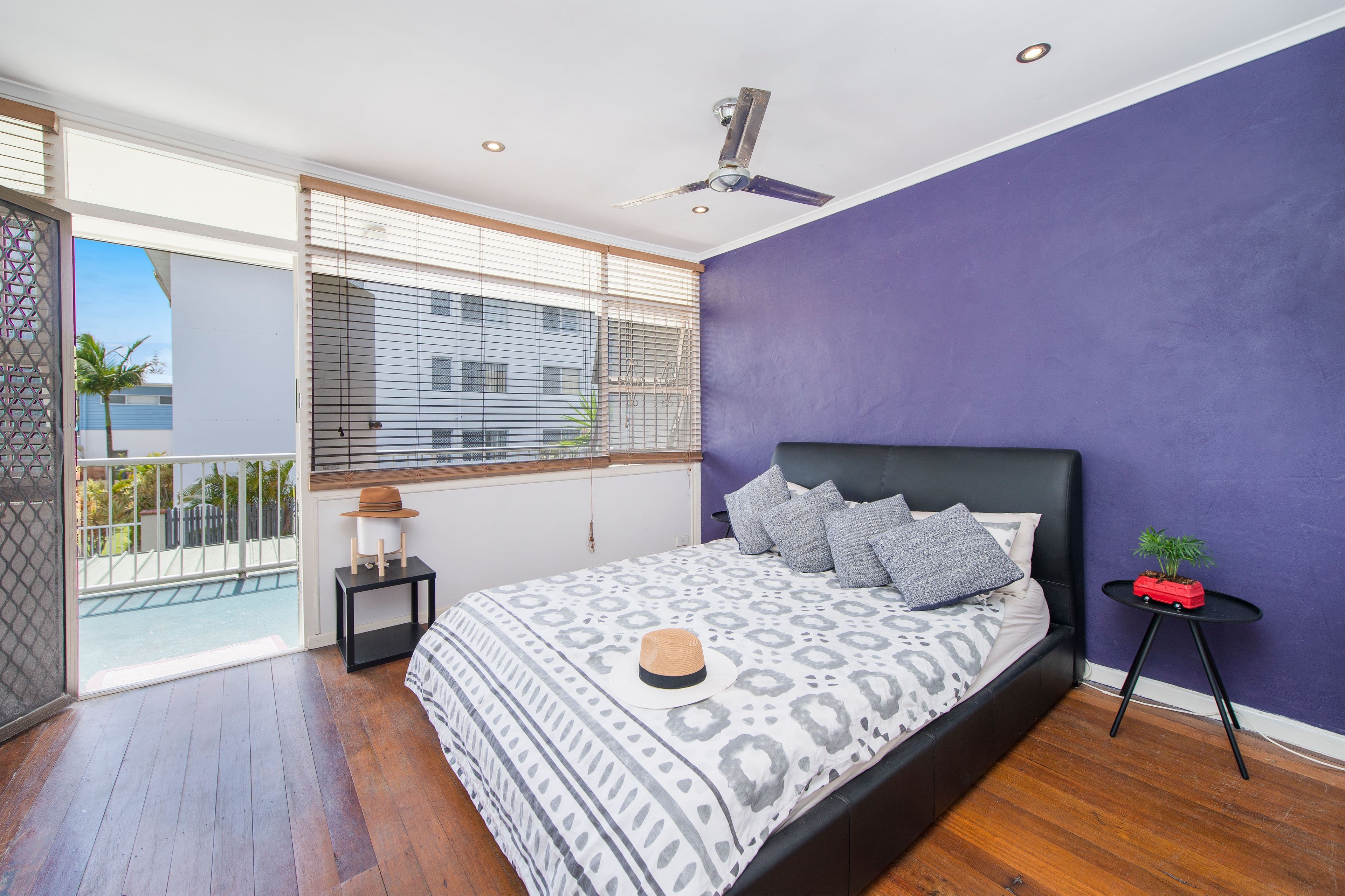 28 Peerless Avenue, Mermaid Beach QLD 4218, Mermaid Beach - Thumbnail 4