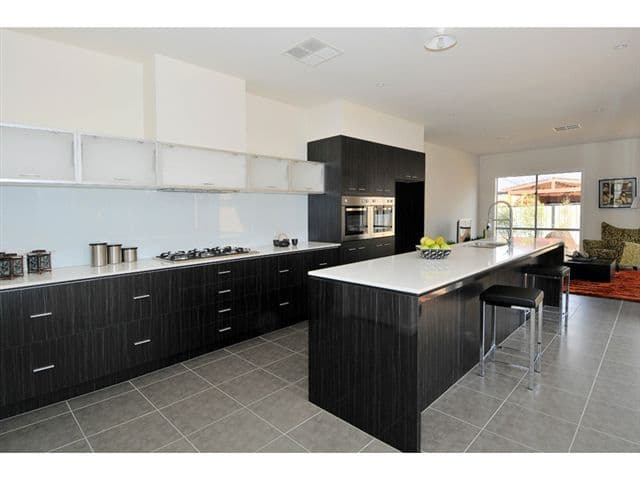 10 Nottingham Close, CRAIGIEBURN VIC 3064, Craigieburn - Thumbnail 2