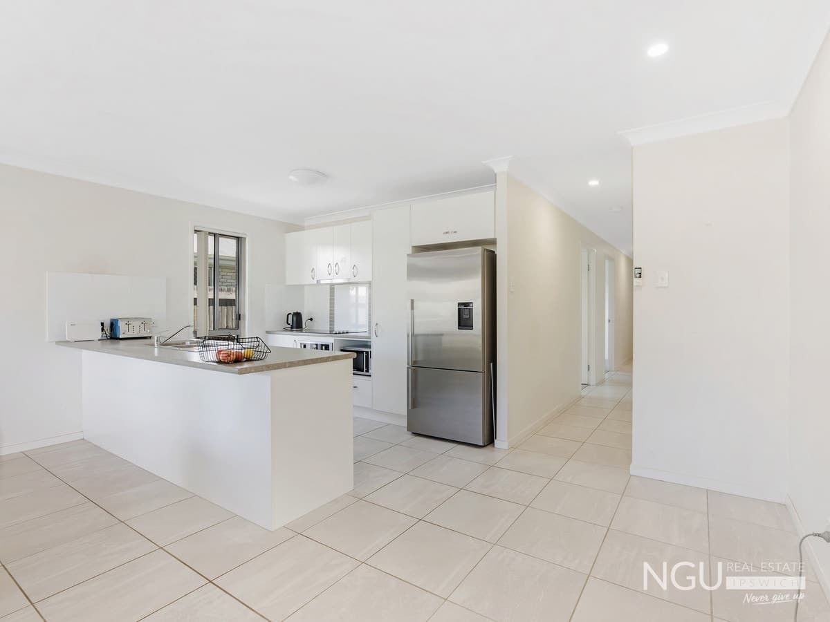 23 Saint Andrews Drive, Leichhardt QLD 4305, Leichhardt - Thumbnail 2