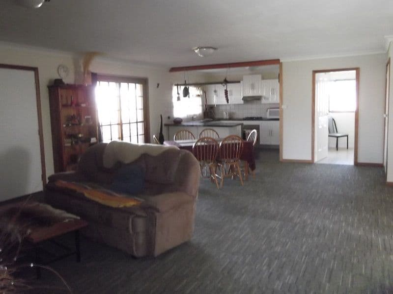 8 Taragala Street, COWRA NSW 2794, Cowra - Thumbnail 2