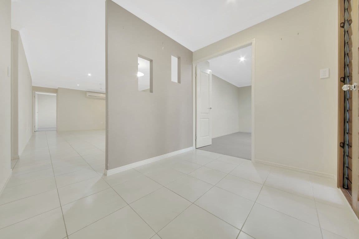 10 Briffney Street, Kirkwood QLD 4680, Kirkwood - Thumbnail 3