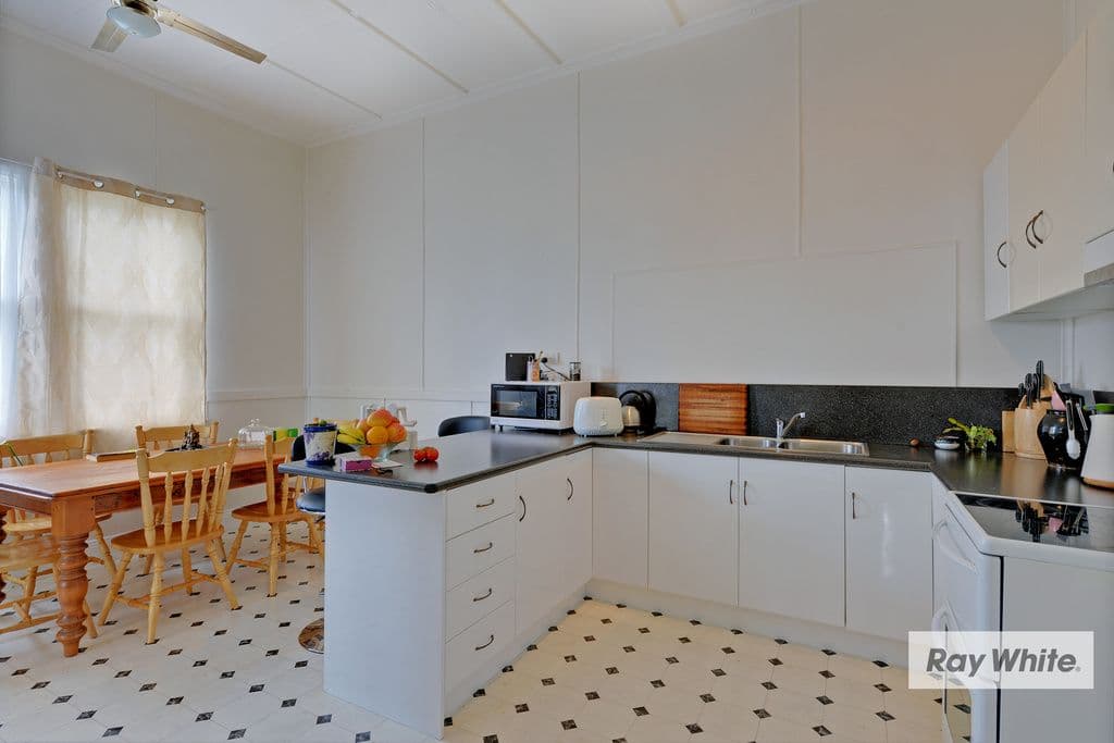 32 Dodgin Street, WYNYARD TAS 7325, Wynyard - Thumbnail 2