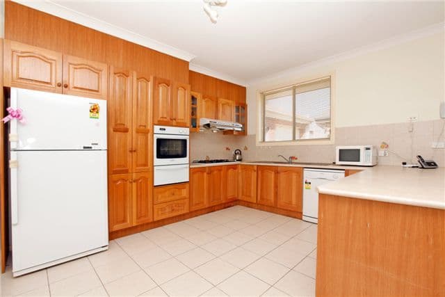 10    Abbott Court, CRAIGIEBURN VIC 3064, Craigieburn - Thumbnail 2
