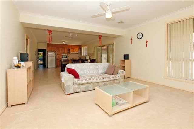 10    Abbott Court, CRAIGIEBURN VIC 3064, Craigieburn - Thumbnail 3