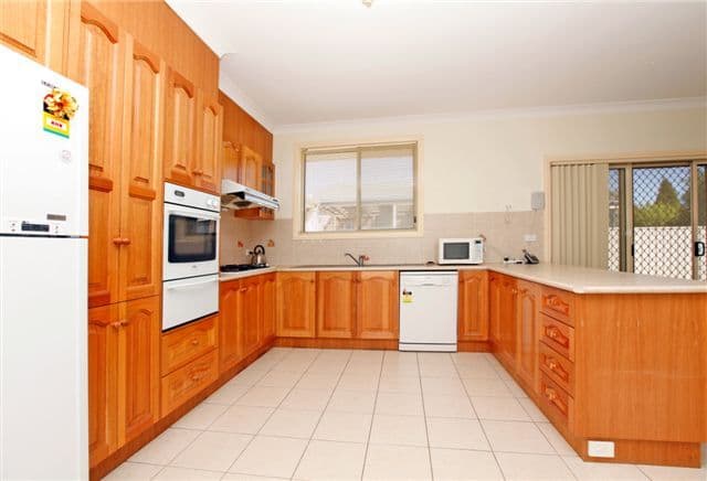10    Abbott Court, CRAIGIEBURN VIC 3064, Craigieburn - Thumbnail 7