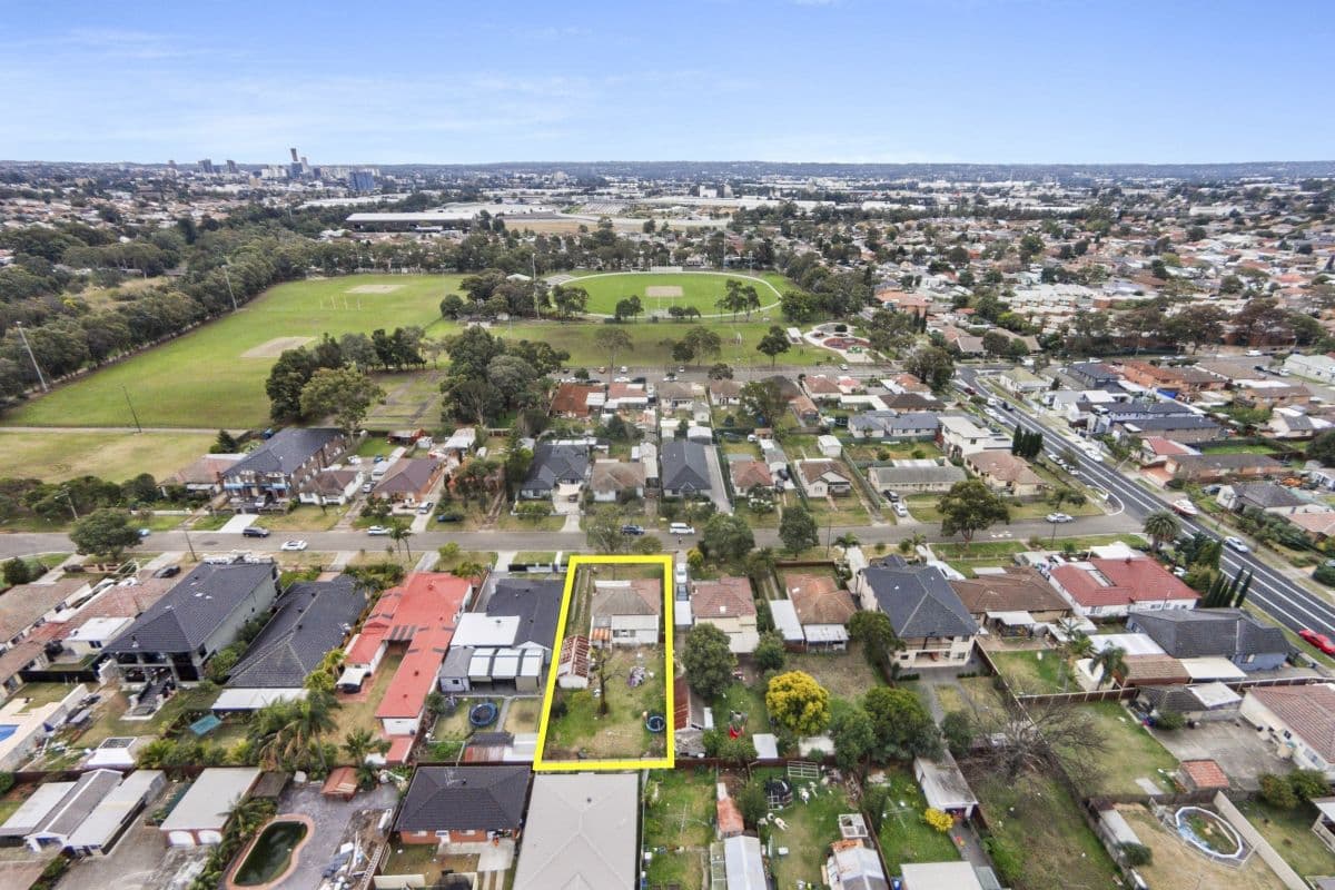 6 Stanhope Street, Auburn - Image 1
