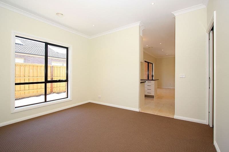 8 Jezwing Avenue, SOUTH MORANG VIC 3752, South Morang - Thumbnail 3