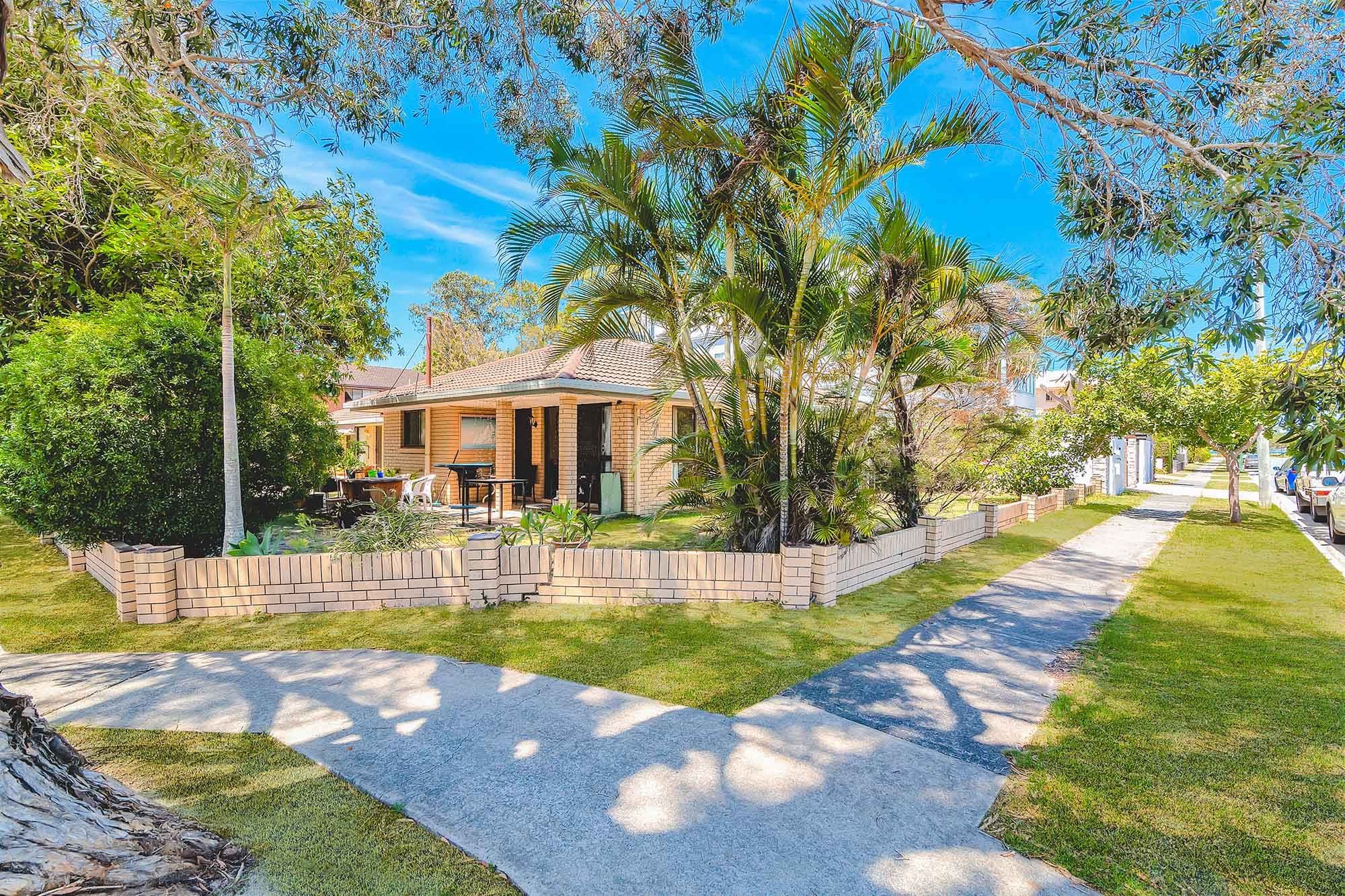 411 Bayview Street, Paradise Point QLD 4216, Paradise Point - Thumbnail 2