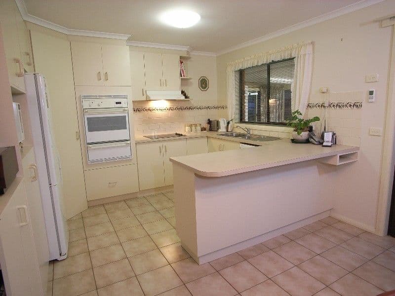 18 Coomboona Street, SHEPPARTON VIC 3630, Shepparton - Thumbnail 2