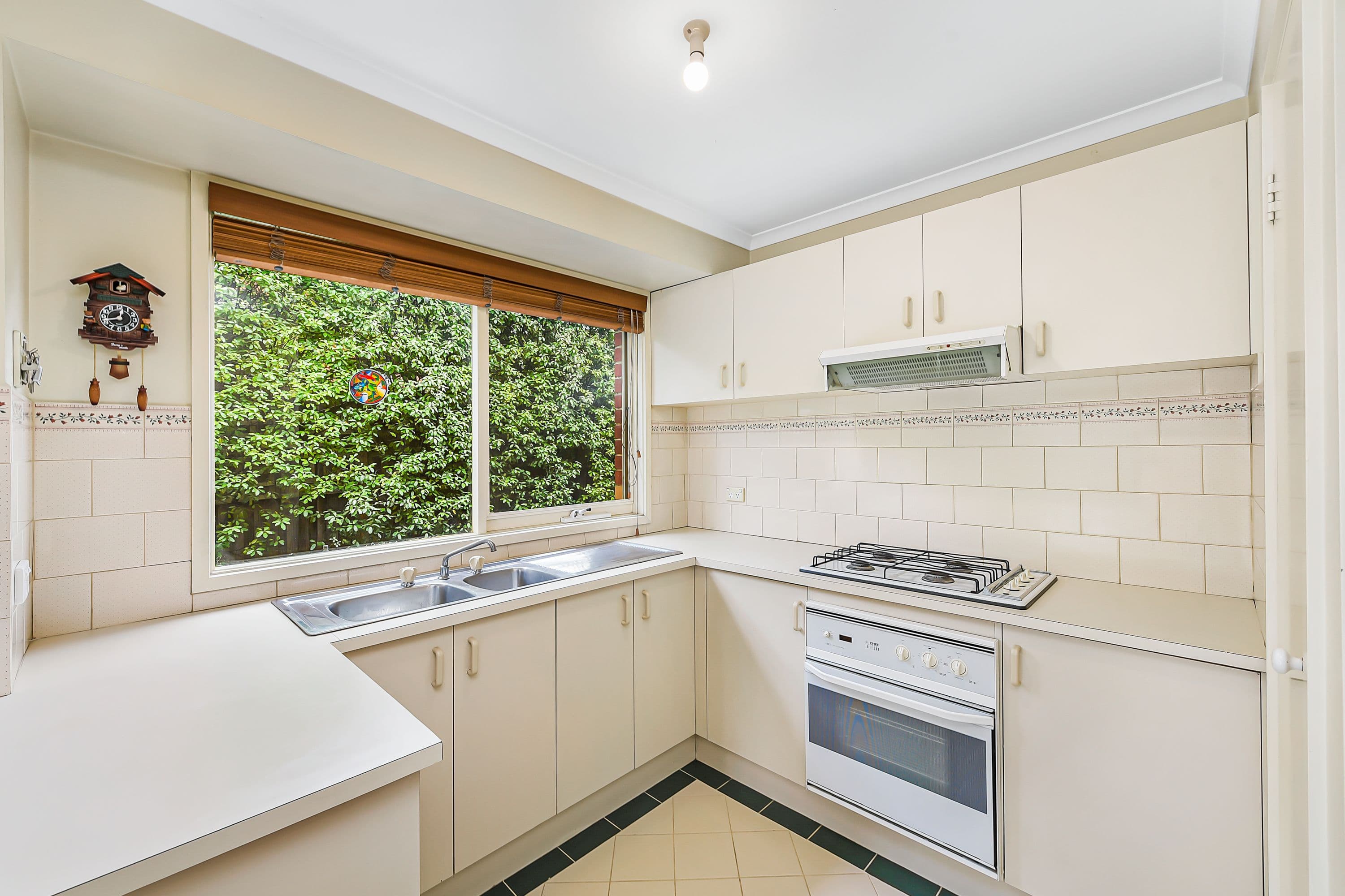 30 Highclere Avenue, Mount Waverley VIC 3149, Mount Waverley - Thumbnail 7