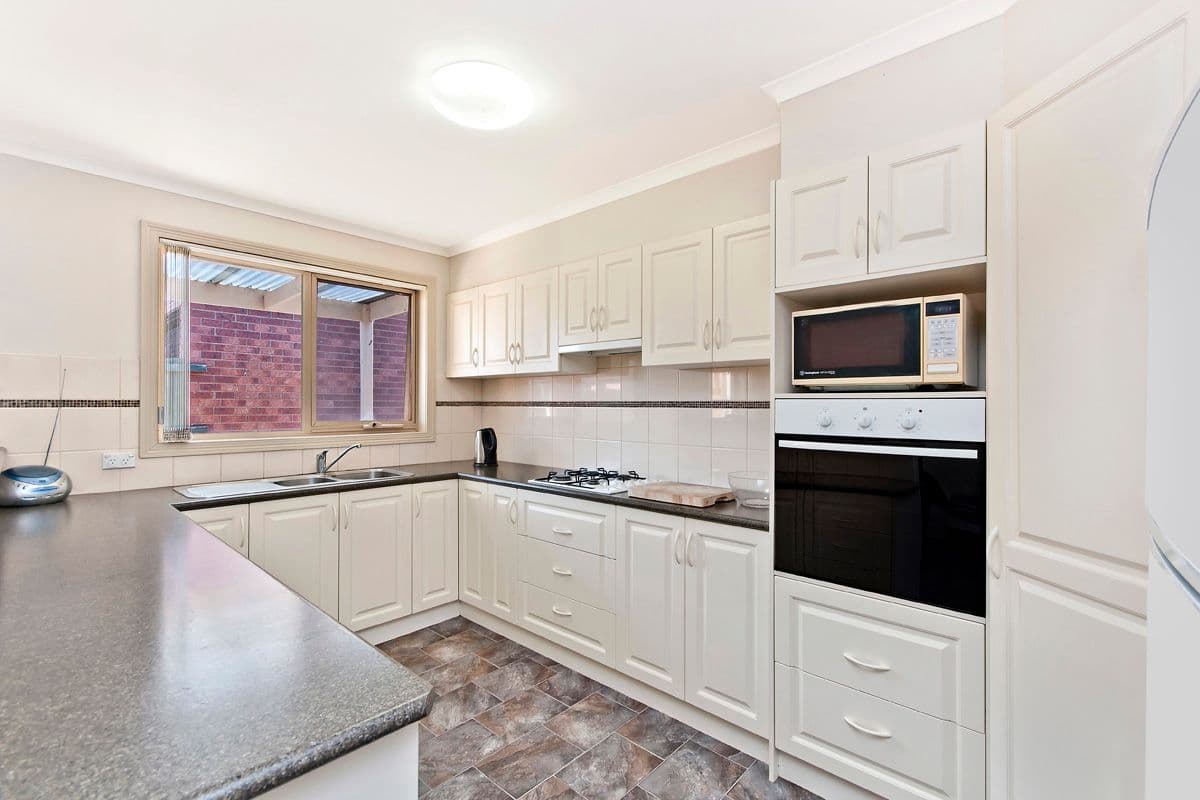 7 Arbuthnot Parade, Benowa Waters QLD 4217, Benowa - Thumbnail 2