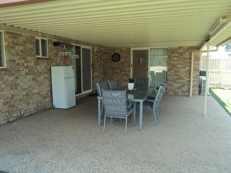 11 Warner Avenue, NORMAN GARDENS QLD 4701, Norman Gardens - Thumbnail 4