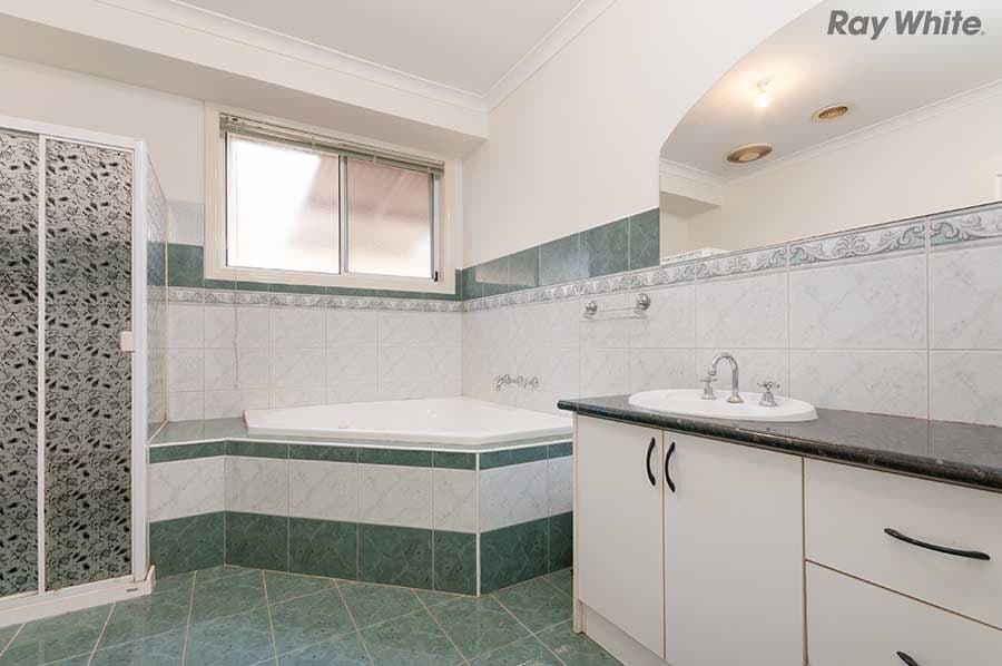 7 Herman Close, Taylors Lakes VIC 3038, Taylors Lakes - Thumbnail 5