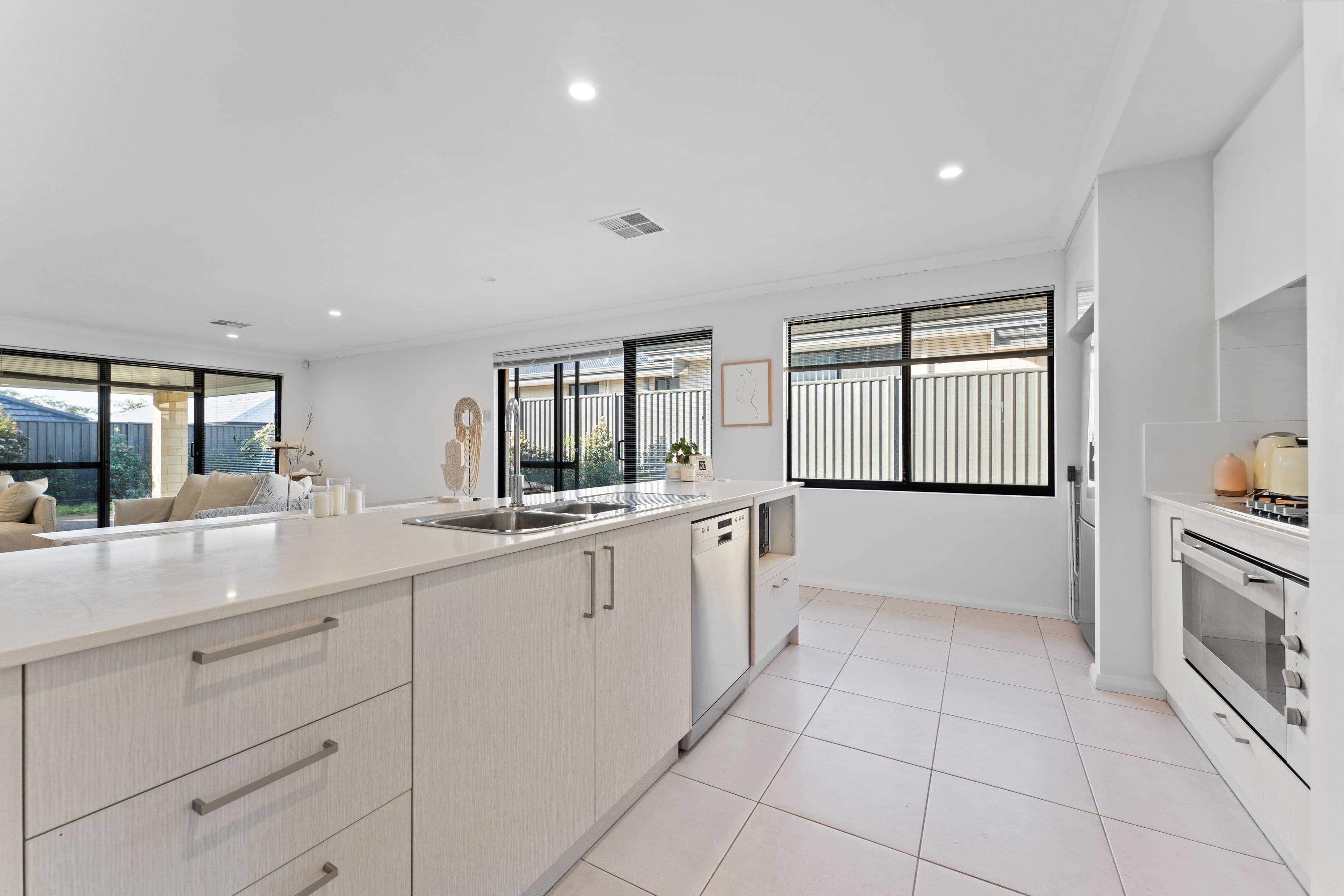 22 Amalfi Chase, Baldivis WA 6171, Baldivis - Thumbnail 5