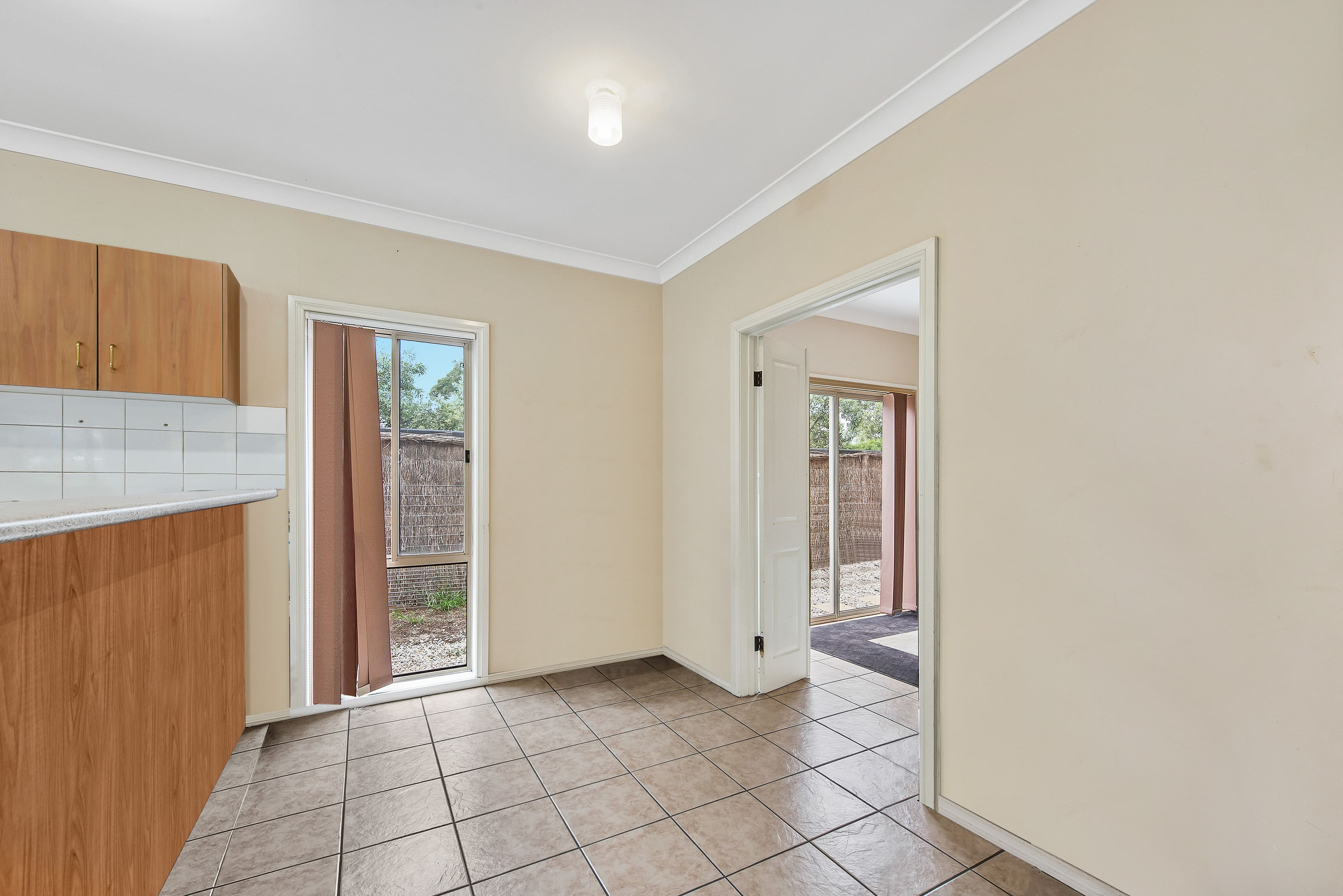 10 Archeron Court, Caroline Springs VIC 3023, Caroline Springs - Thumbnail 5