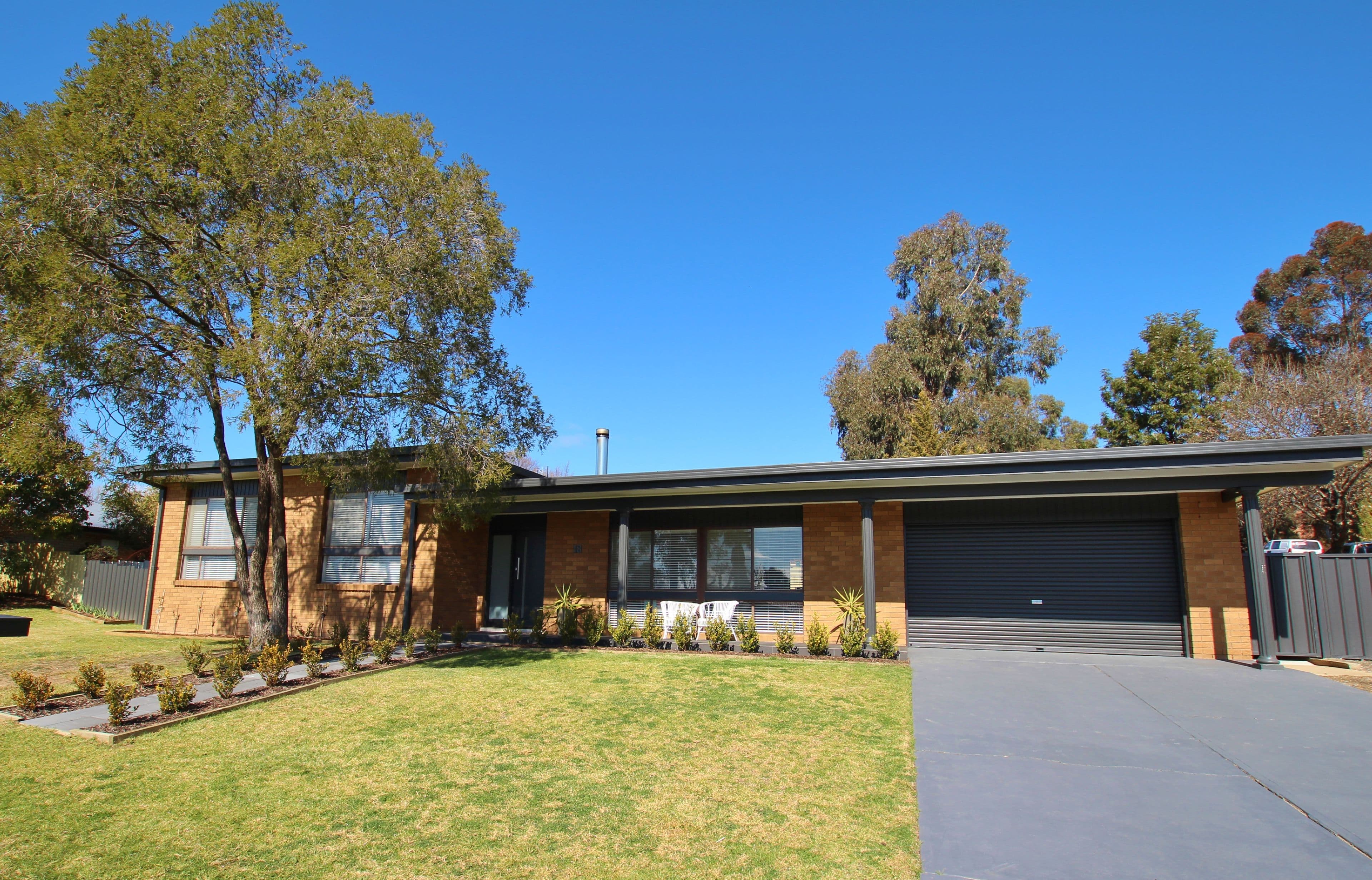 18 Cowper Street, Young - Image 1