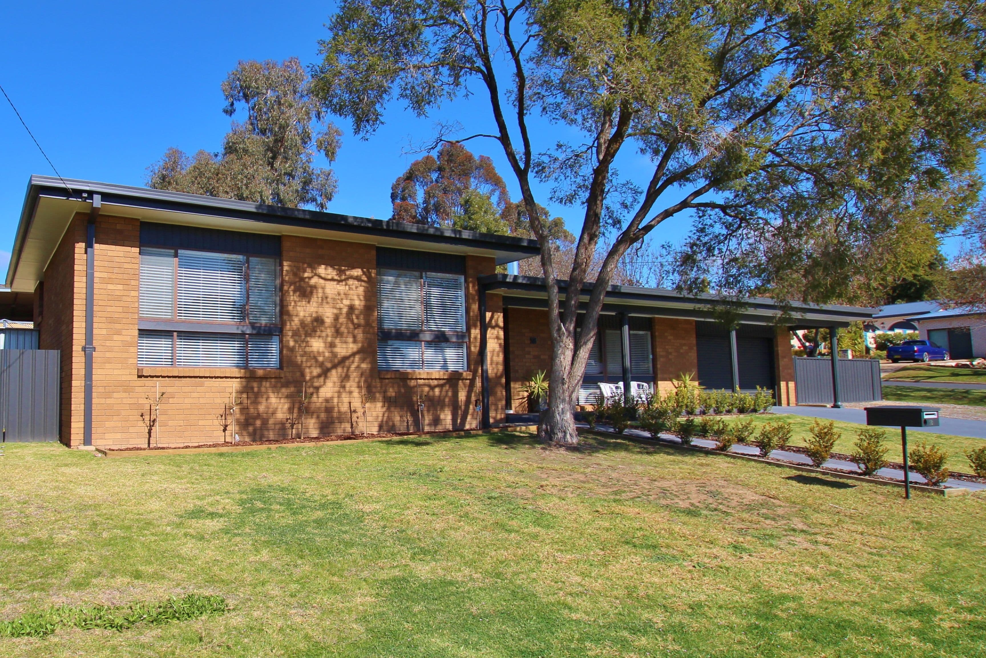 18 Cowper Street, Young - Thumbnail 2