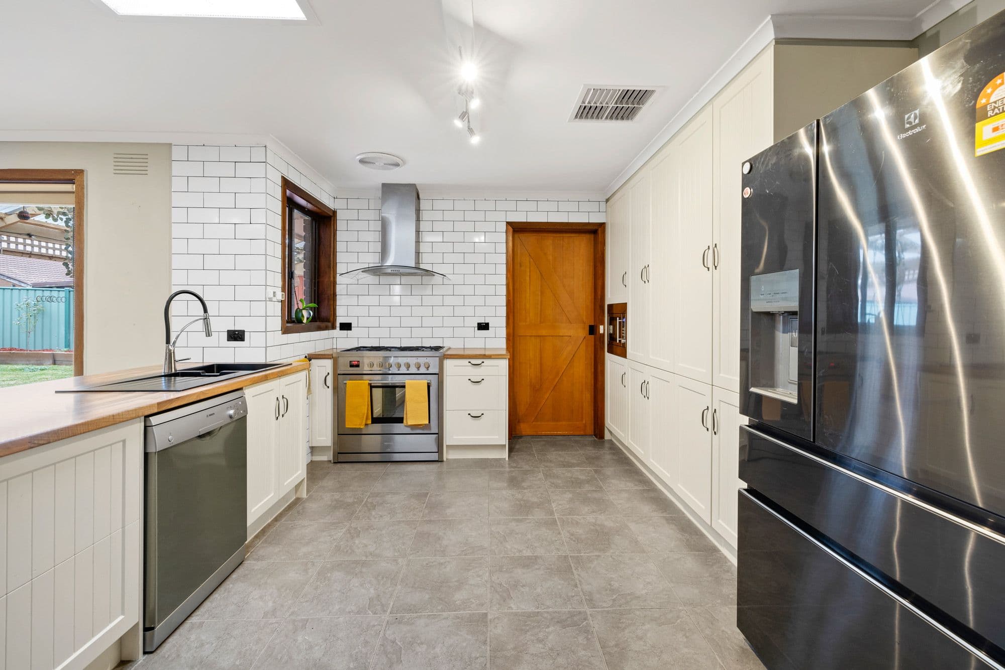 43 Westminster Drive, Werribee VIC 3030, Werribee - Thumbnail 4