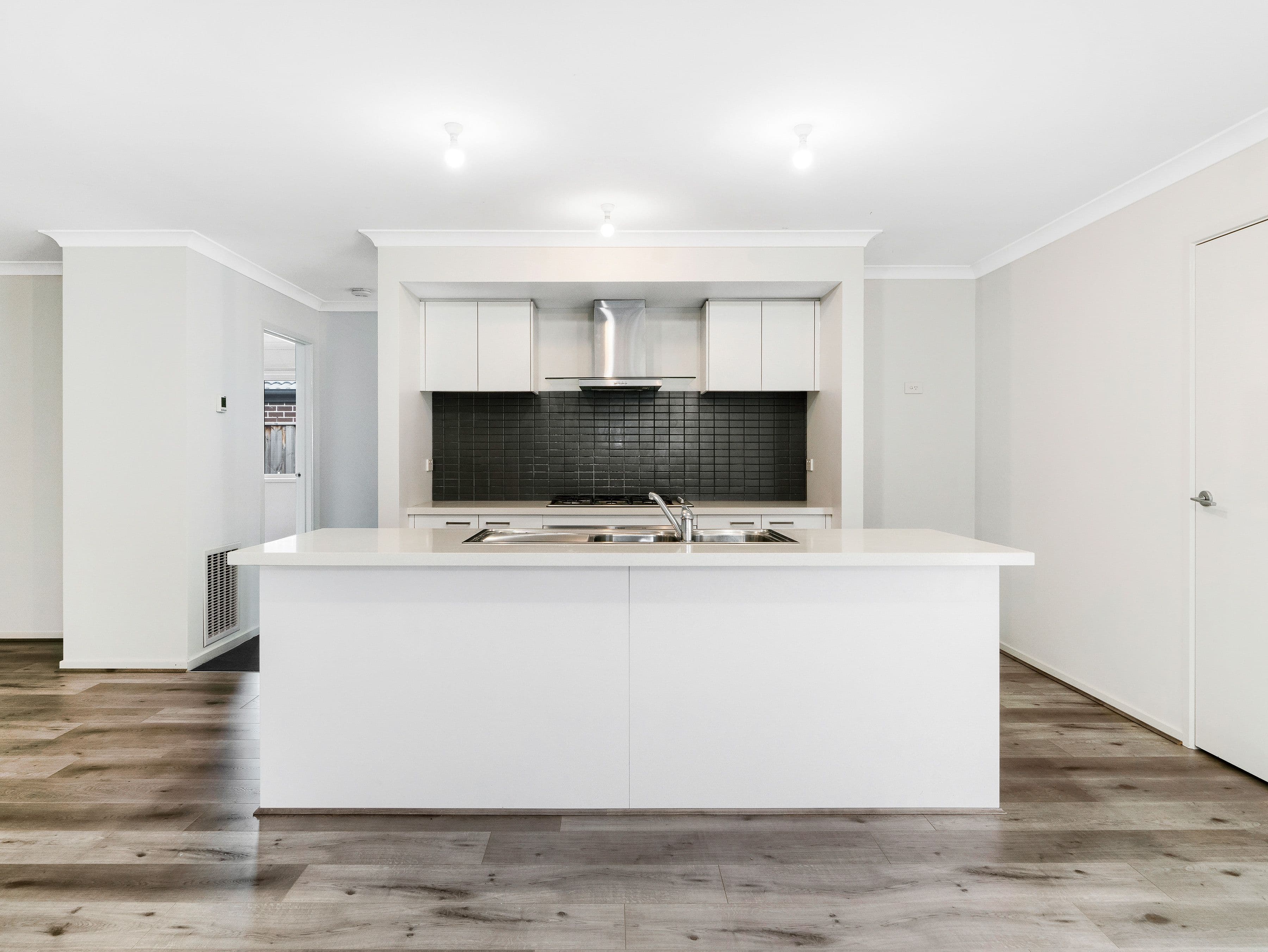 24 Swindale Way, Clyde North VIC 3978, Clyde North - Thumbnail 5