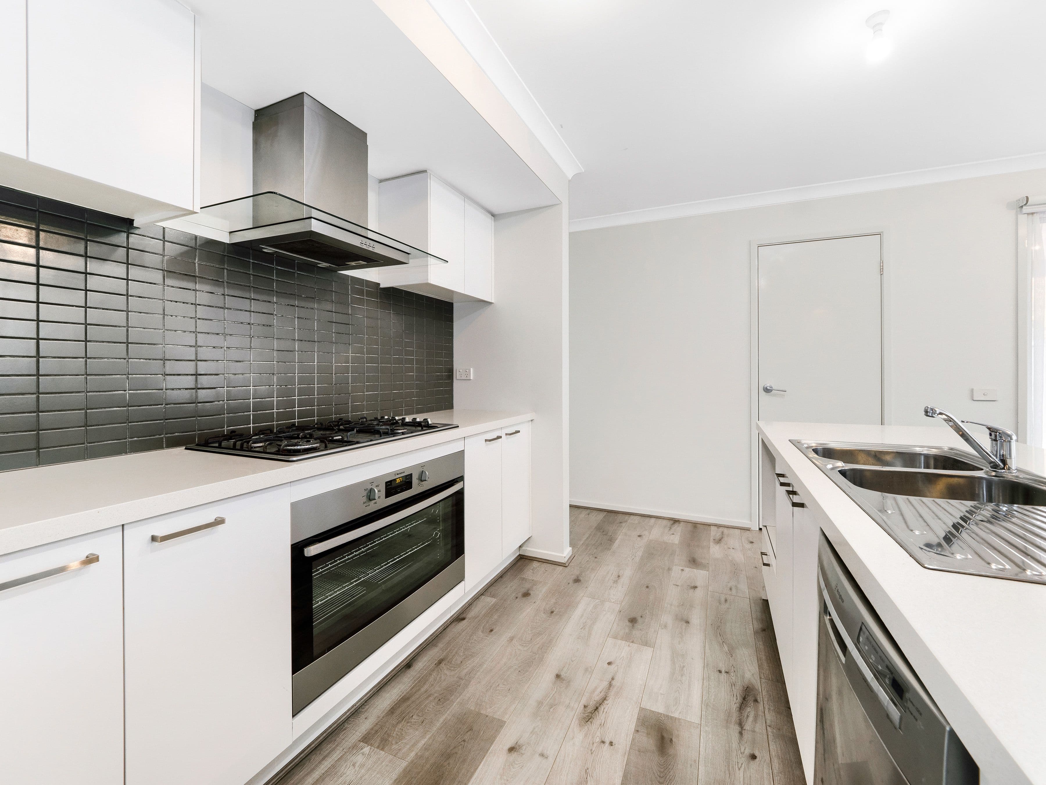 24 Swindale Way, Clyde North VIC 3978, Clyde North - Thumbnail 7