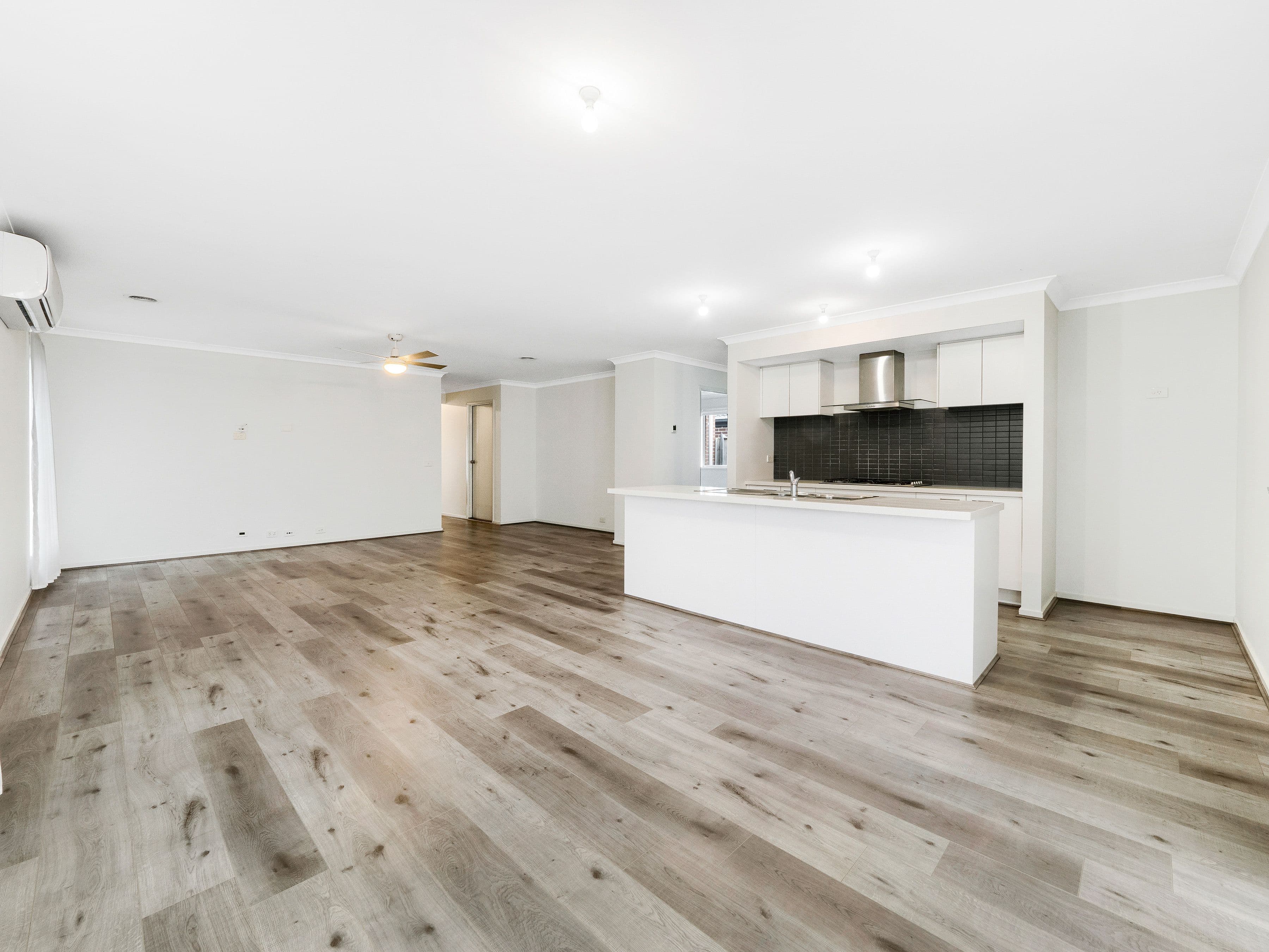 24 Swindale Way, Clyde North VIC 3978, Clyde North - Thumbnail 8