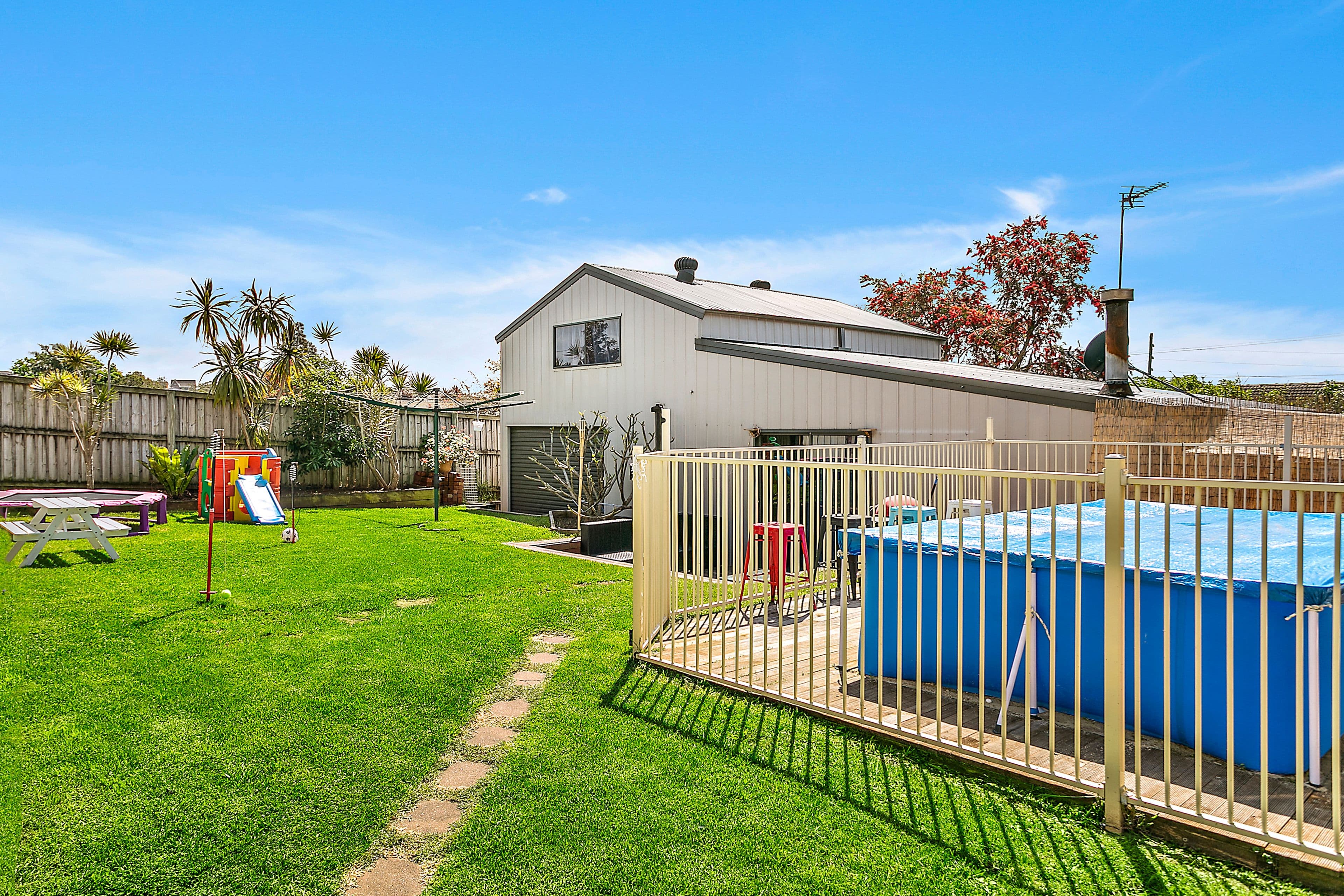 8 Jones Avenue, Mount Warrigal - Thumbnail 6