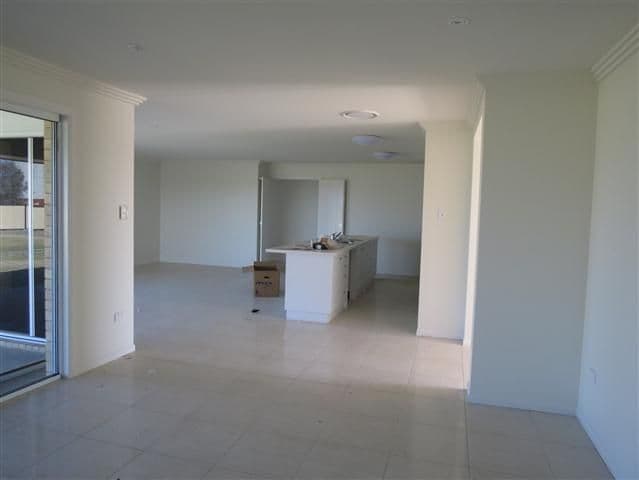 24 Beetson Drive, ROMA QLD 4455, Roma - Thumbnail 4