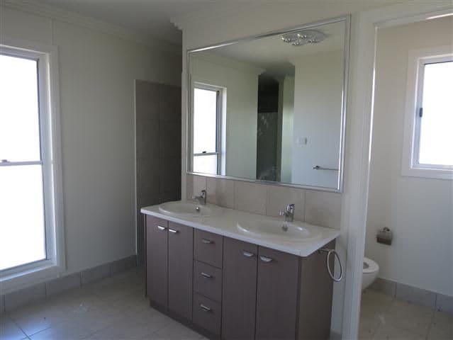 24 Beetson Drive, ROMA QLD 4455, Roma - Thumbnail 6