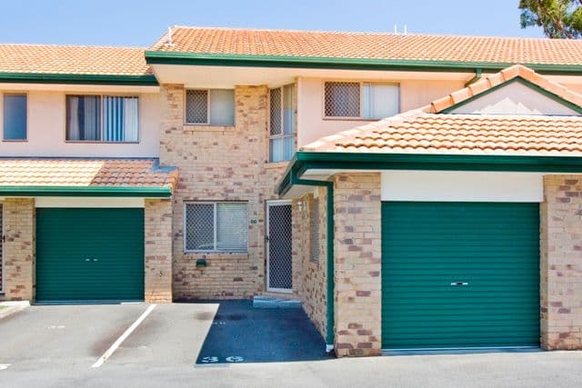 220 Christine Avenue, BURLEIGH WATERS QLD 4220, Burleigh Waters - Thumbnail 2