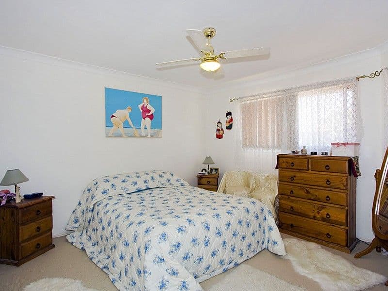 220 Christine Avenue, BURLEIGH WATERS QLD 4220, Burleigh Waters - Thumbnail 6