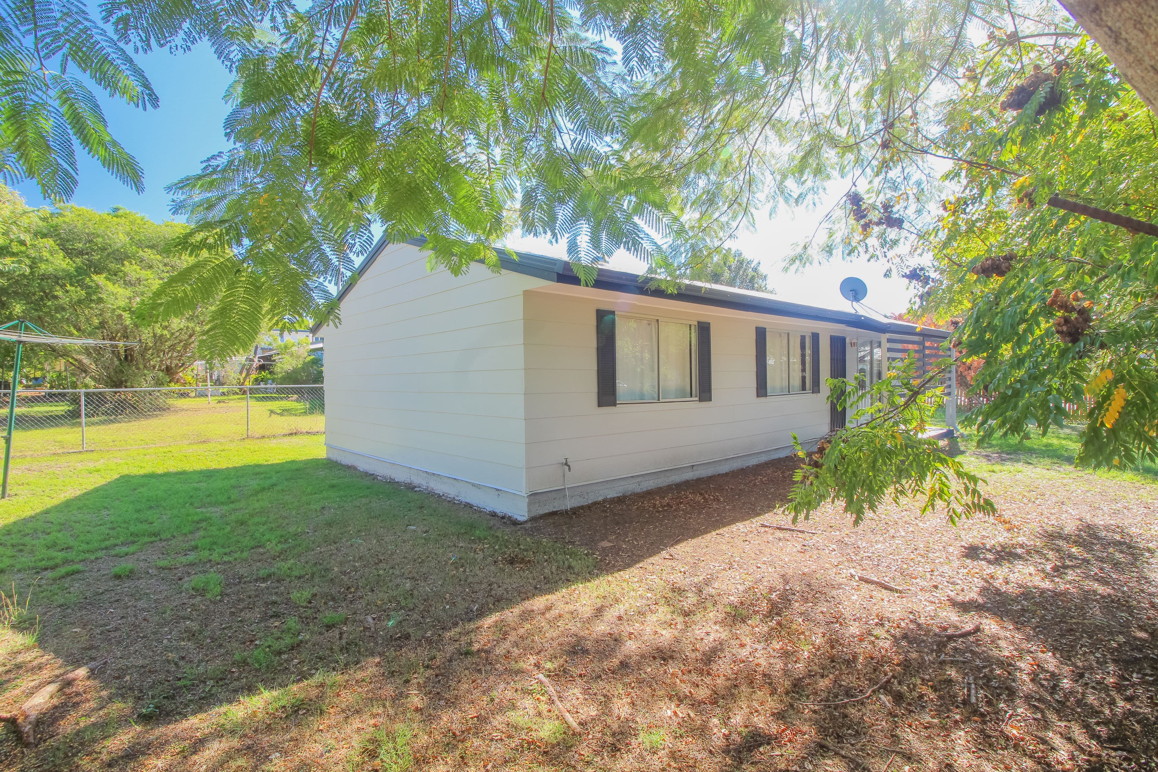 23 Phyllis Street, Eastern Heights QLD 4305, Eastern Heights - Thumbnail 2
