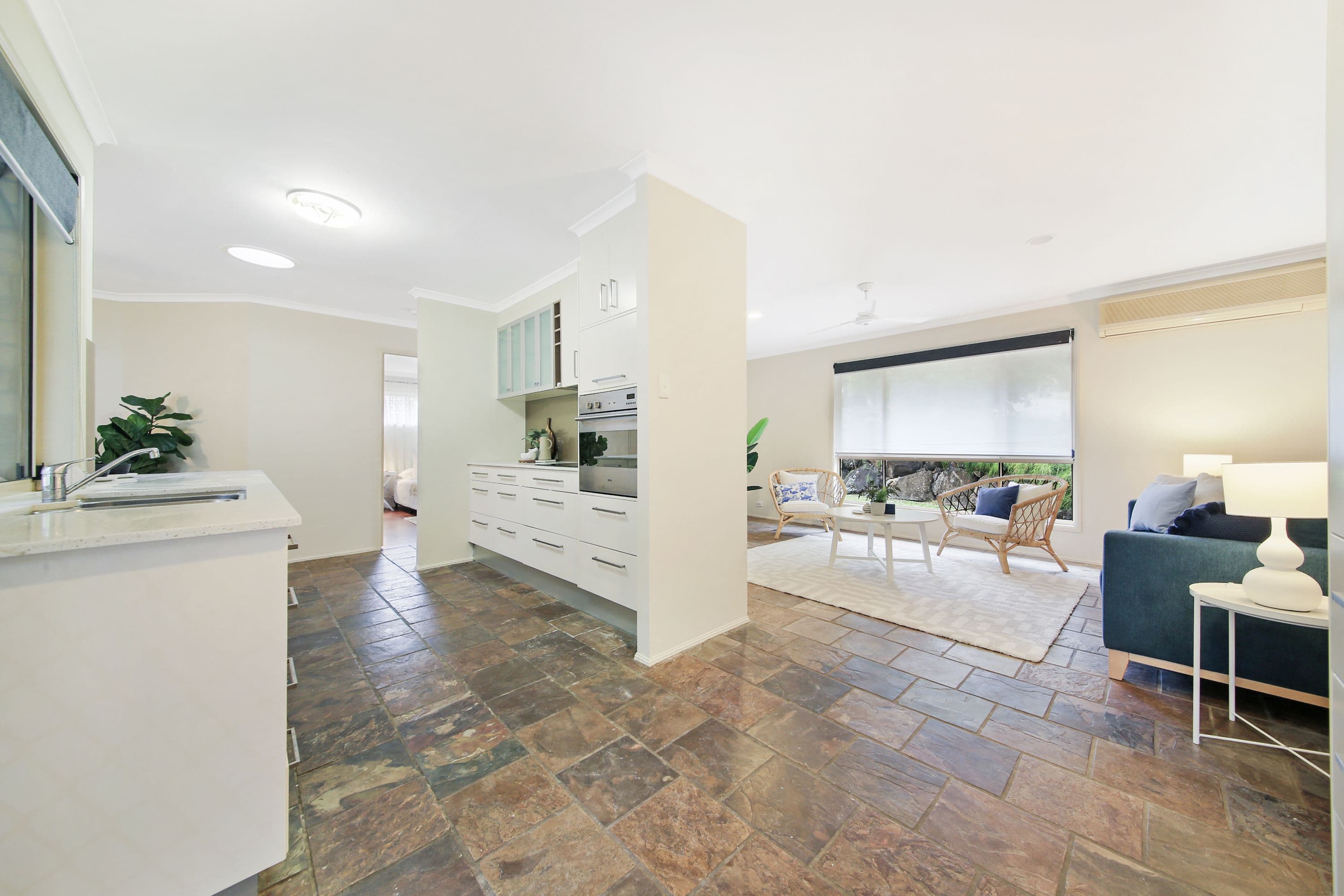7 Sarath Street, Mudgeeraba QLD 4213, Mudgeeraba - Thumbnail 2