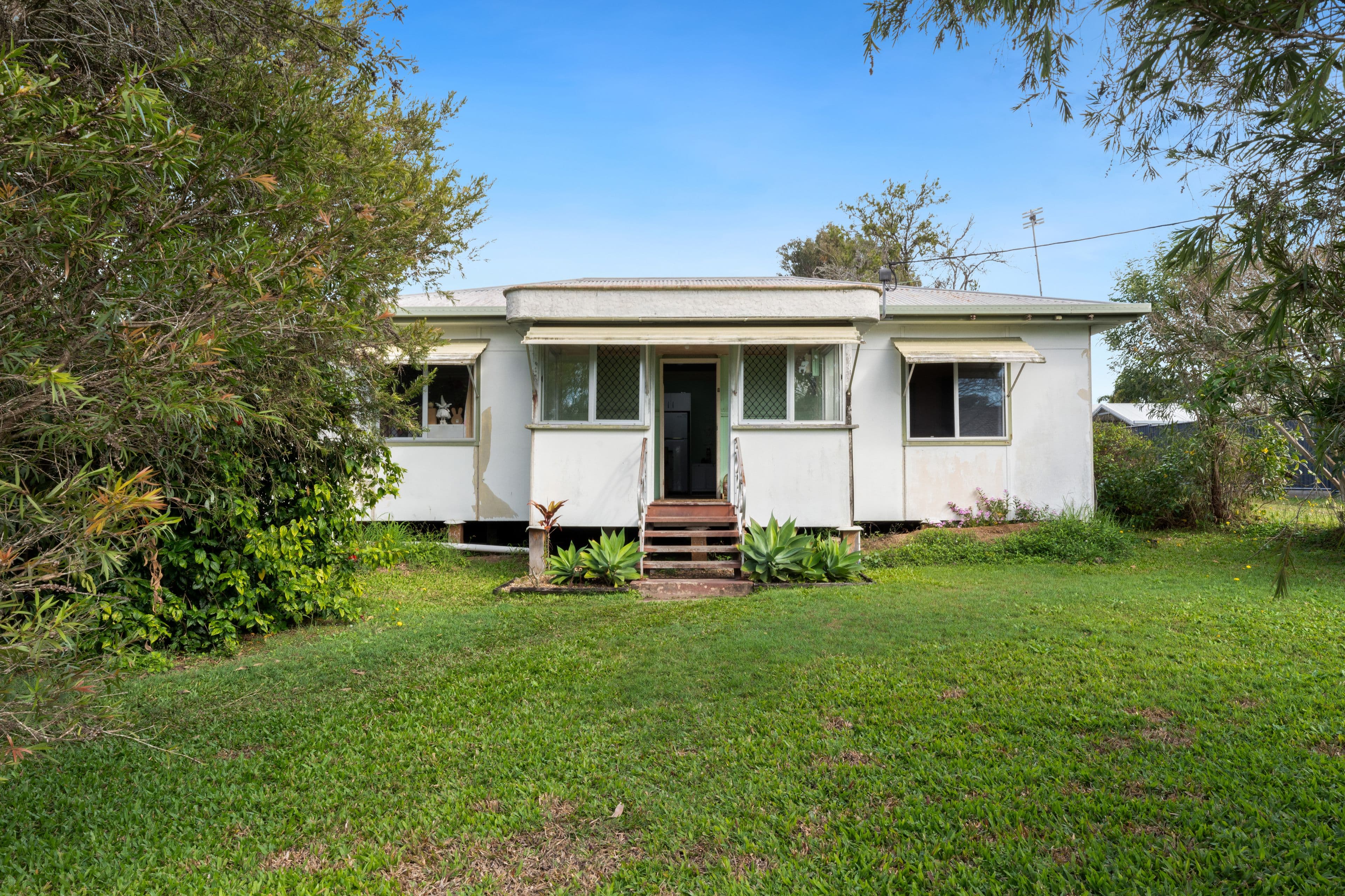 69 Urangan Street, Torquay QLD 4655, Torquay - Thumbnail 3