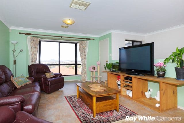 5 Bunduluk Crescent, NGUNNAWAL ACT 2913, Ngunnawal - Thumbnail 2