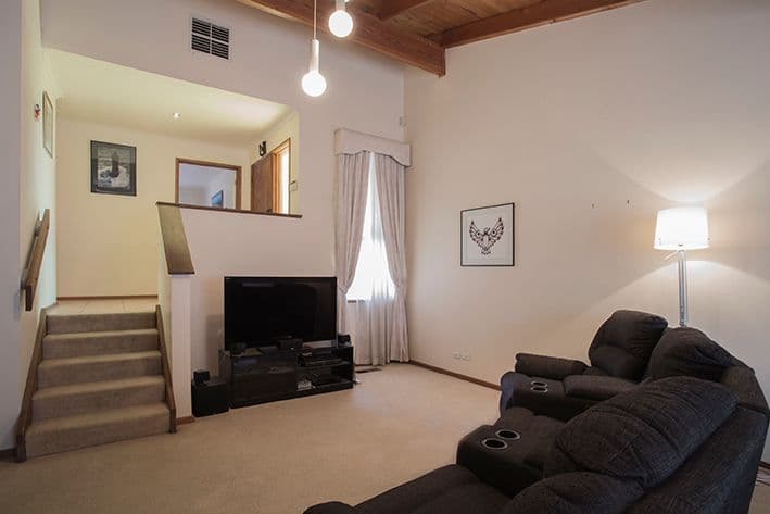 30 Stuart Street, SAINT HELENA VIC 3088, St Helena - Thumbnail 4