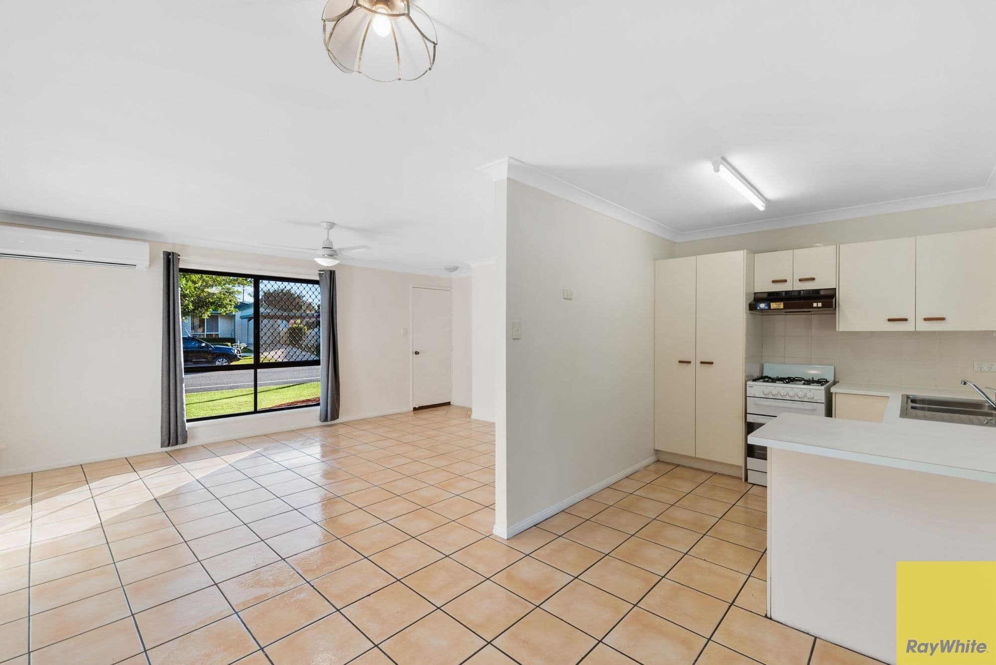 38 Bermuda Avenue, Deception Bay QLD 4508, Deception Bay - Thumbnail 2