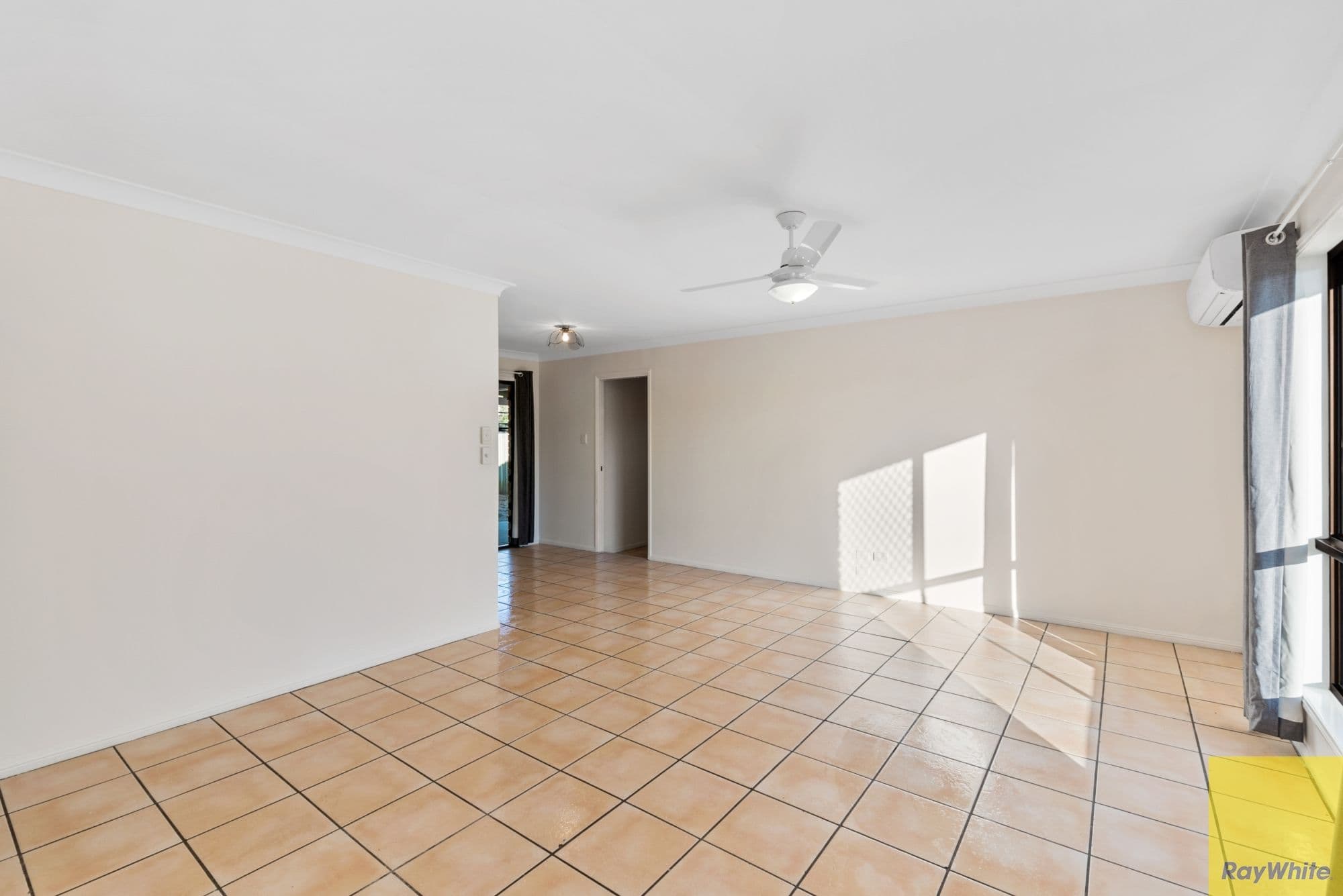 38 Bermuda Avenue, Deception Bay QLD 4508, Deception Bay - Thumbnail 3