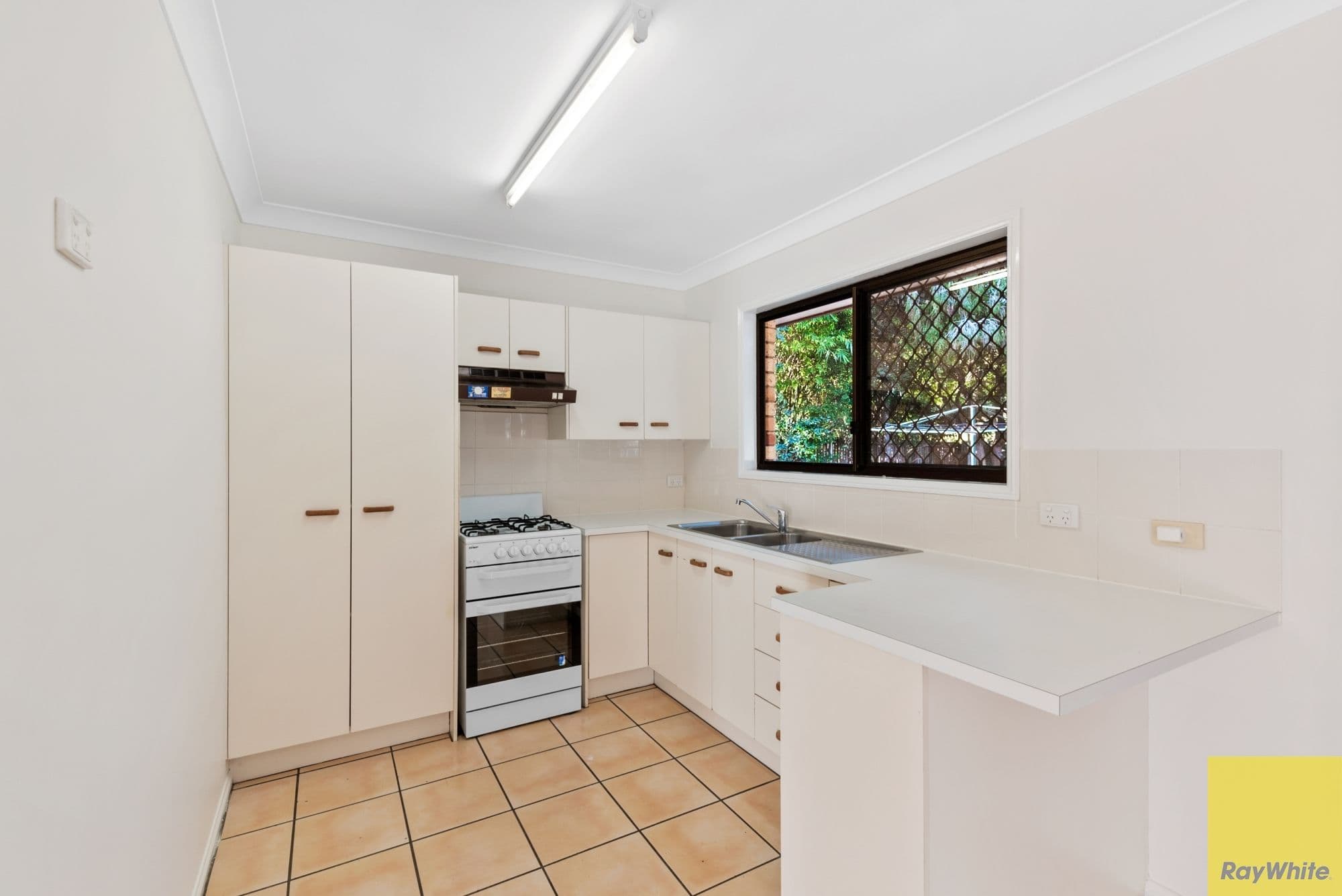 38 Bermuda Avenue, Deception Bay QLD 4508, Deception Bay - Thumbnail 4